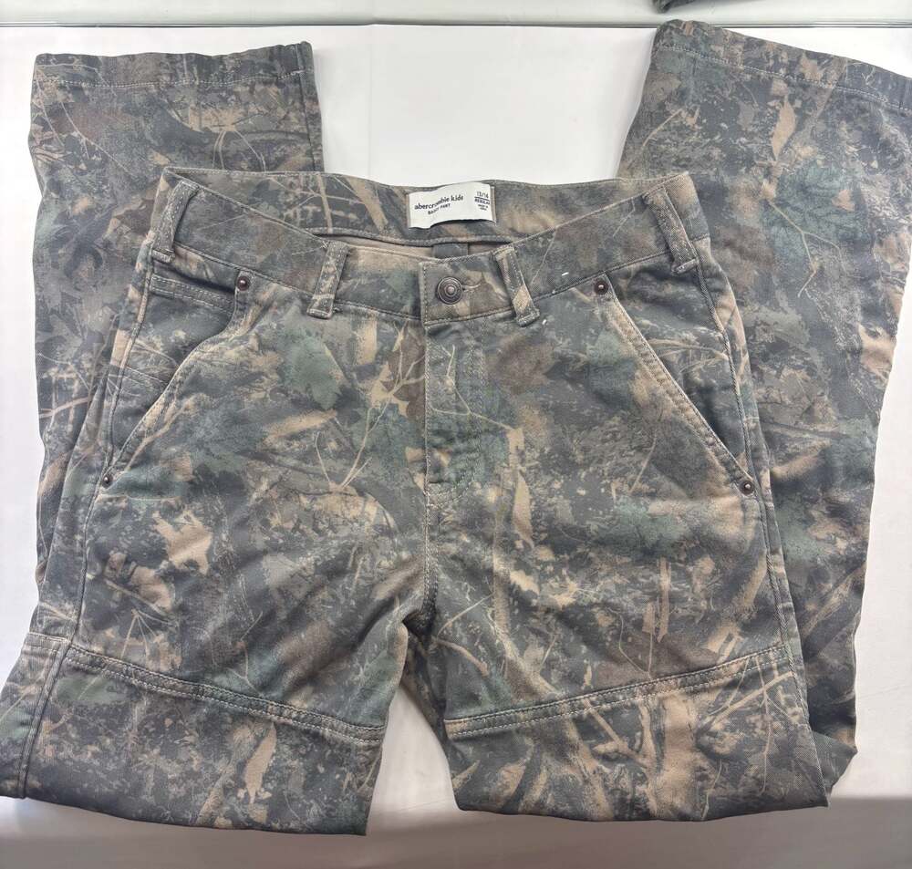 abercrombie kids Baggy Pant in Real Tree Camo Print - Picture 2 of 5